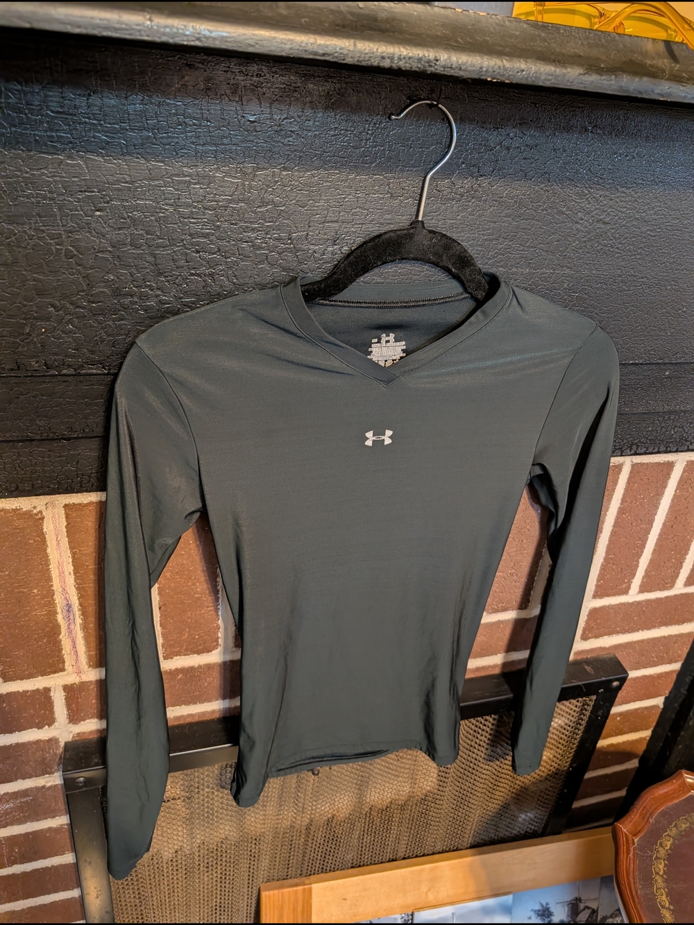 Under Armour Women's Long Sleeve V-Neck Compression Top - Dark Gray
